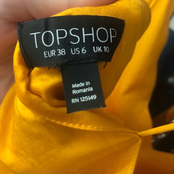 scalloped v neck satin shift dress - Picture 4 of 5